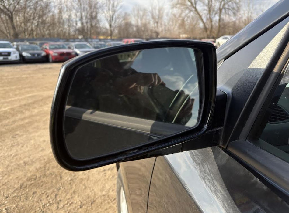 Used OEM LH Driver Door Mirror w/o turn signal fits 2010-2015 Hyundai Tucson 876102S030