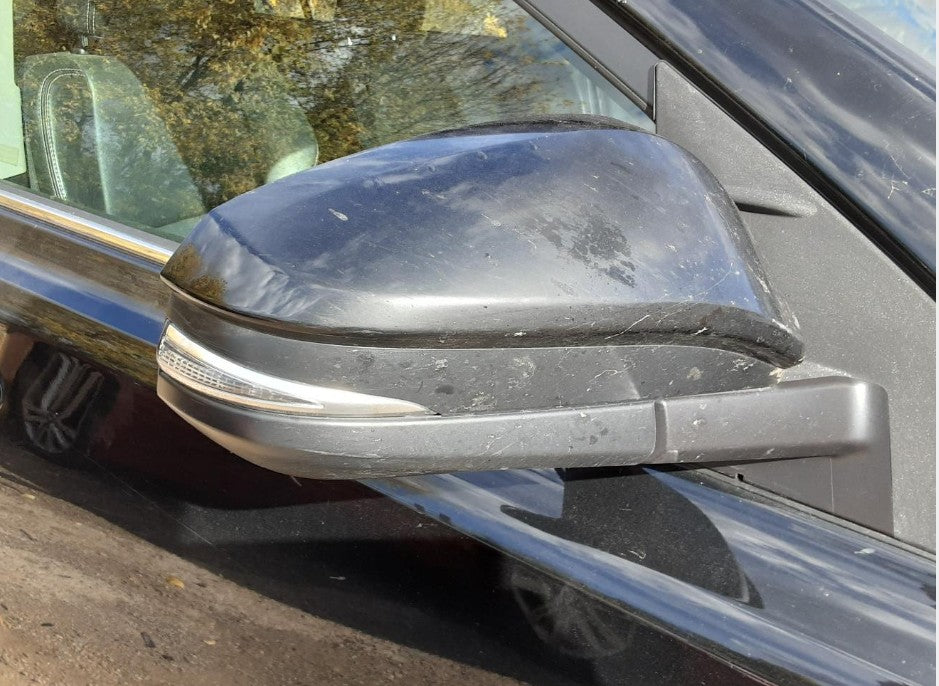 Used OEM RH Passenger side Door Mirror Power w/turn signal, w/o blindspot alert fits 2013-2014 Toyota Rav4 8791042B80 879100R080C0