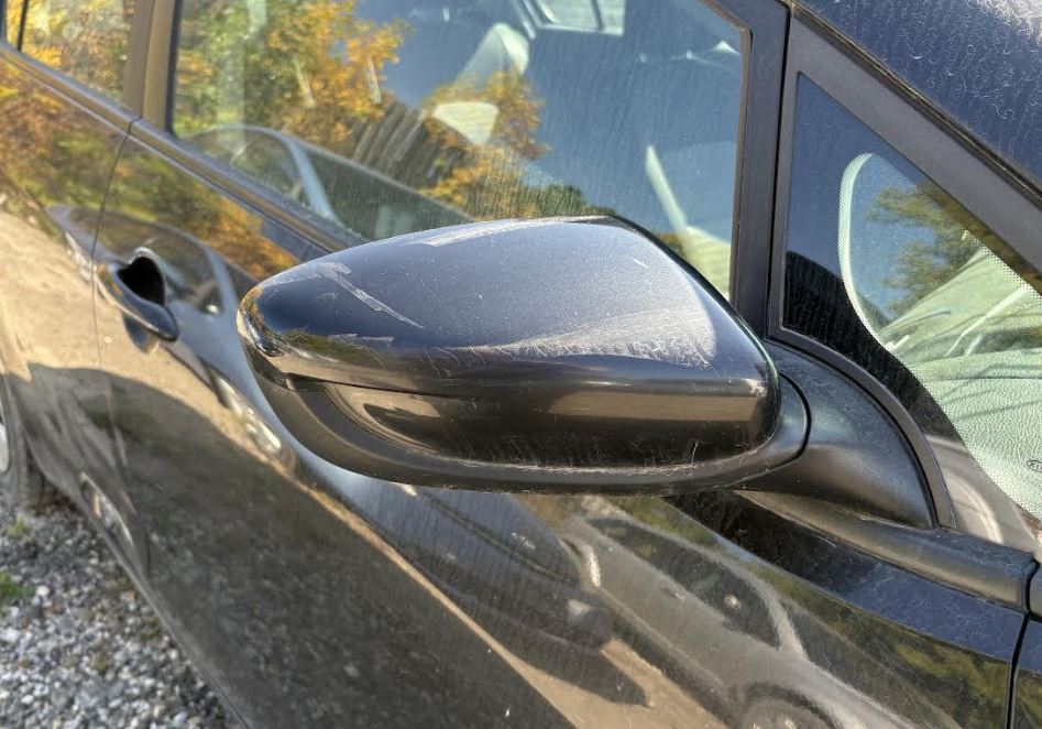 Used OEM RH Side Door Mirror W/o turn signal fits 2014-2016 Kia Forte 87620A7200