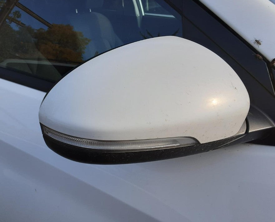 Used OEM RH Passenger side Door Mirror Power w/turn signal, w/blindspot alert fits 2016-2018 Hyundai Tucson 87620D3430