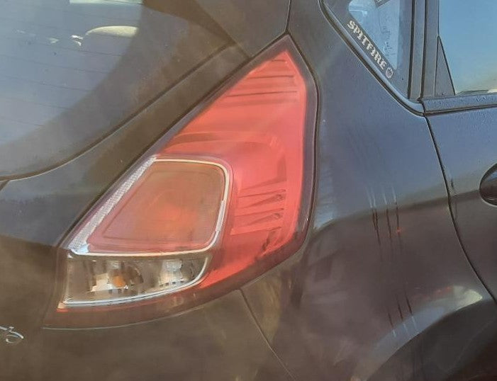 Used OEM RH Passenger Taillight fits 2014-2019 Ford Fiesta Hatchback D2BZ13404A D2BZ13404E D2BB13404AA D2BB13404AB D2BB13404AC D2BB13404AD