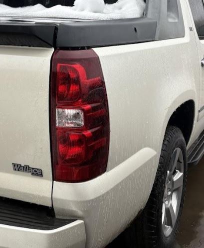 Used OEM RH Taillight fits 2007-2013 2007-2013 Chevrolet Avalanche  22739264