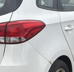 Used OEM RH Taillight fits 2014-2016 Kia Rondo 92402A4030