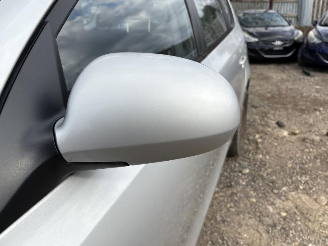 Used OEM LH Driver Door Mirror heated w/o turn Signal 2009-2012 Hyundai Elantra 876102L150