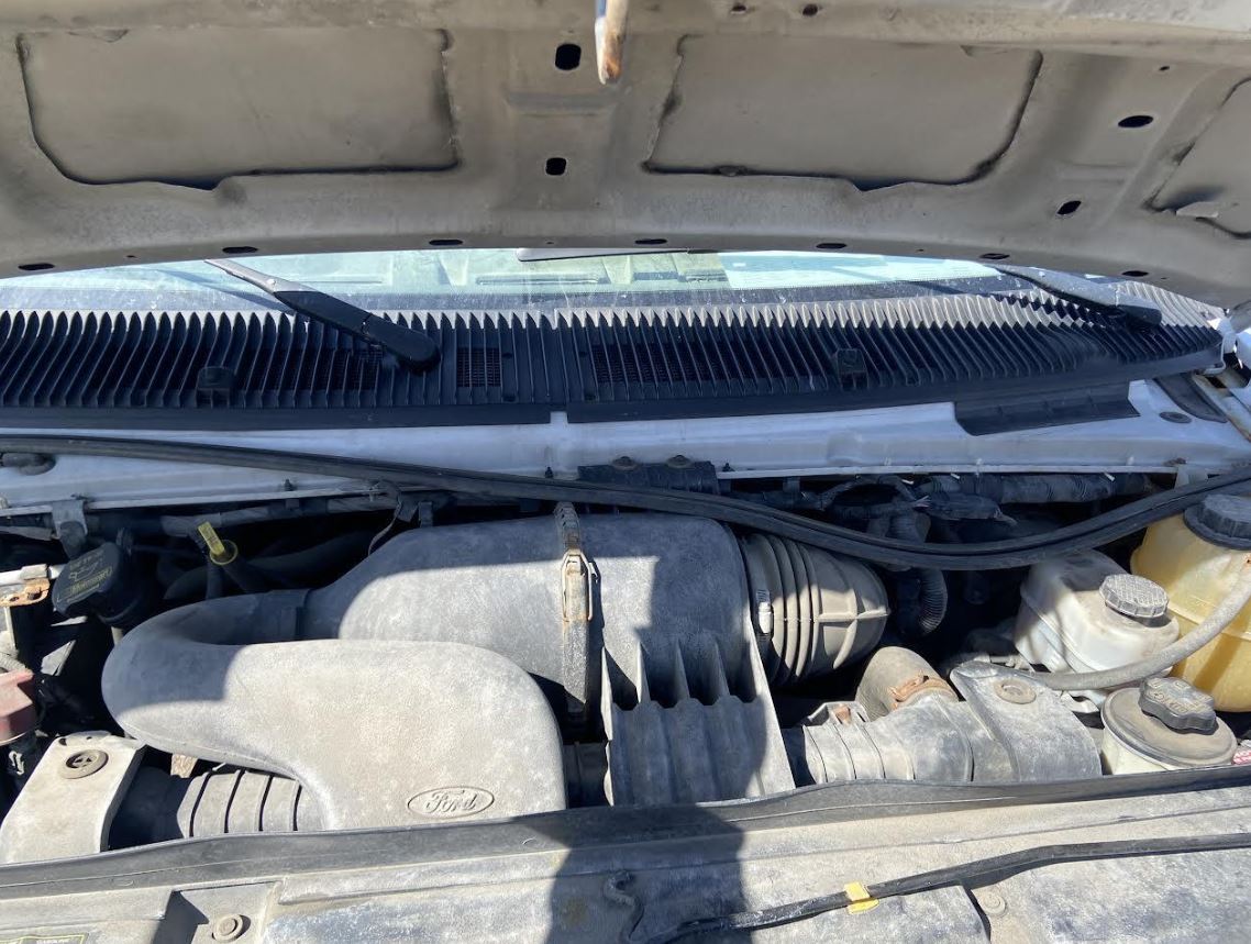 Used OEM Starter Motor fits 2013-2014 Ford Expedition, 2013-2014 Ford E150/E250 Van, 2013-2019 Ford E350 Van, 2013-2015 Ford F150