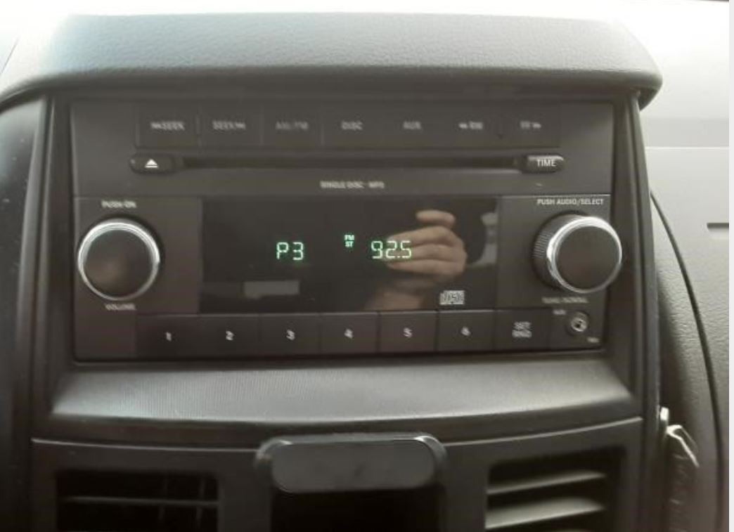 Used OEM A/V Equipment w/o Navigation fits 2009-2011 Dodge Caravan, Dodge 1500 Pickup,  2010-2011 Dodge 2500 3500